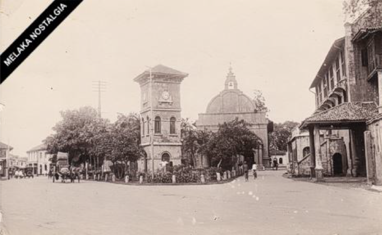 Stadthuys circa 1928 (source: Melaka Nostalgia)