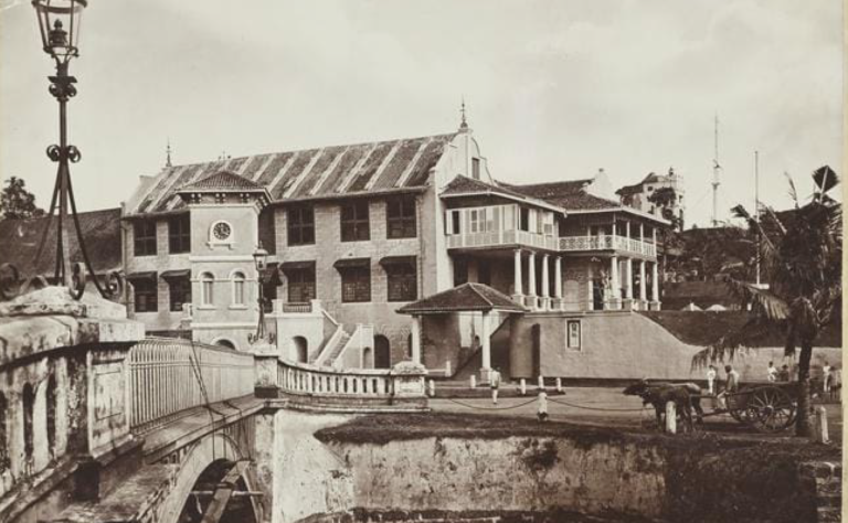 Stadthuys circa 1925 (source: Melaka Dulu-Dulu)
